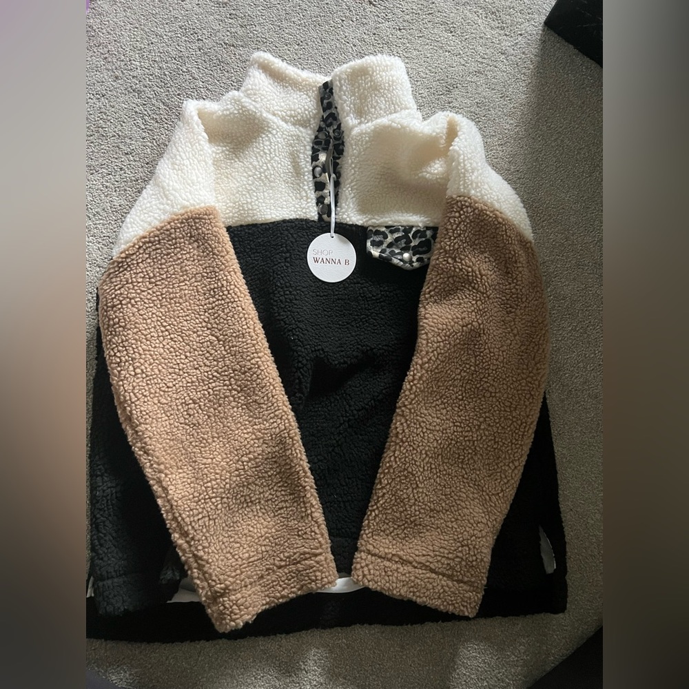 Shop Wanna B Sherpa pullover XL